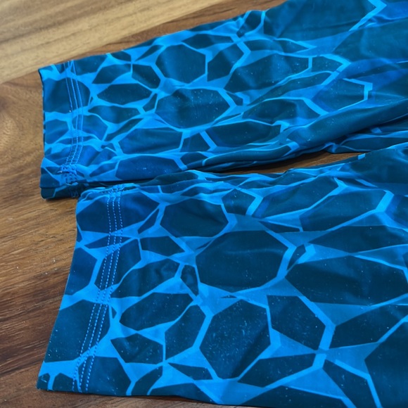 4/50% off | Athletic Geometric Blue Leggings - Picture 5 of 7